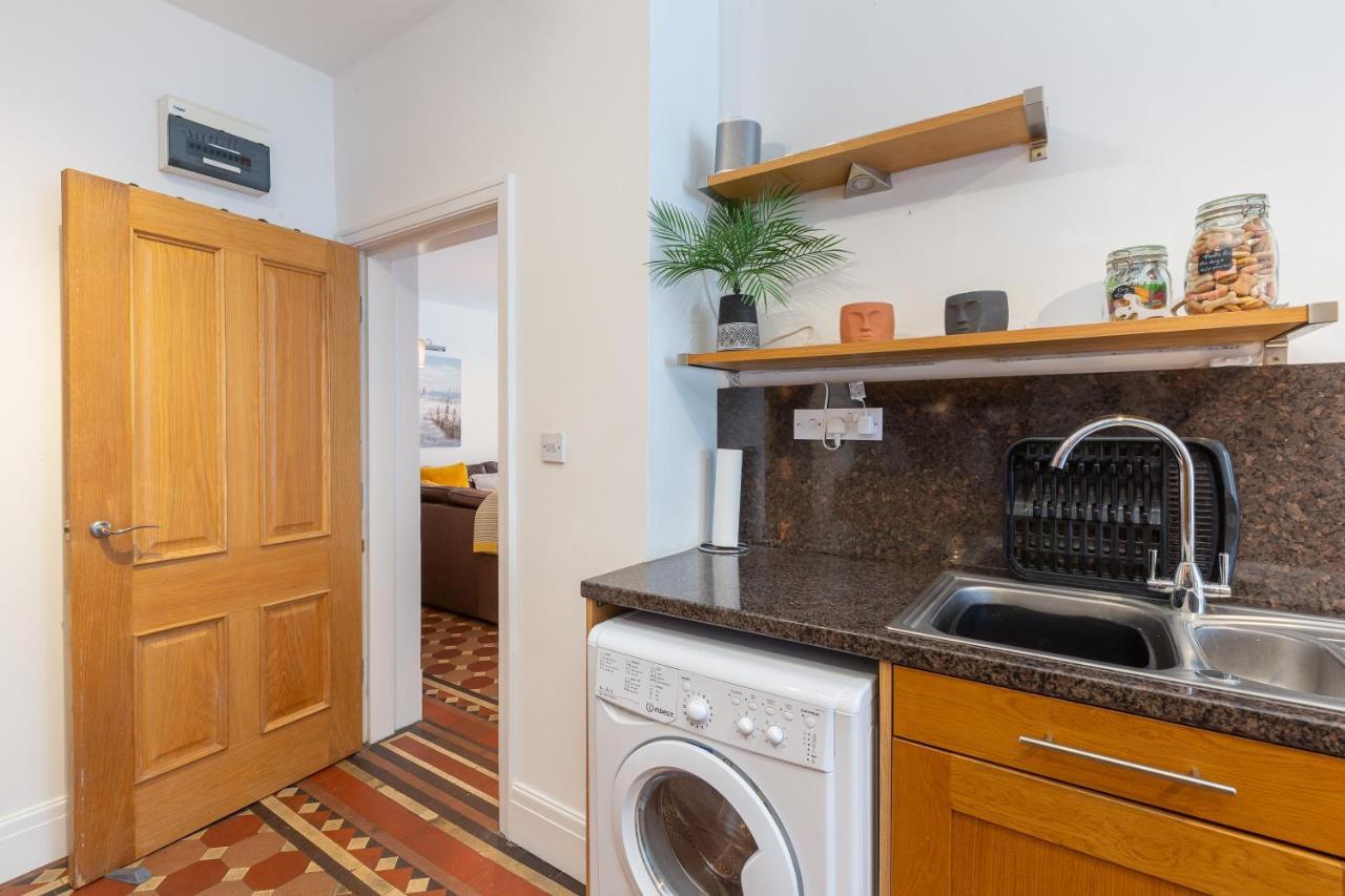 Charles Alexander Short Stay - Clifton Drive Beach Retreat Lytham St Annes Extérieur photo