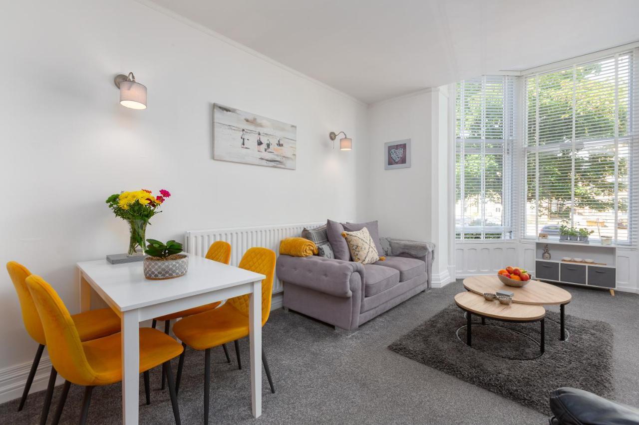 Charles Alexander Short Stay - Clifton Drive Beach Retreat Lytham St Annes Extérieur photo