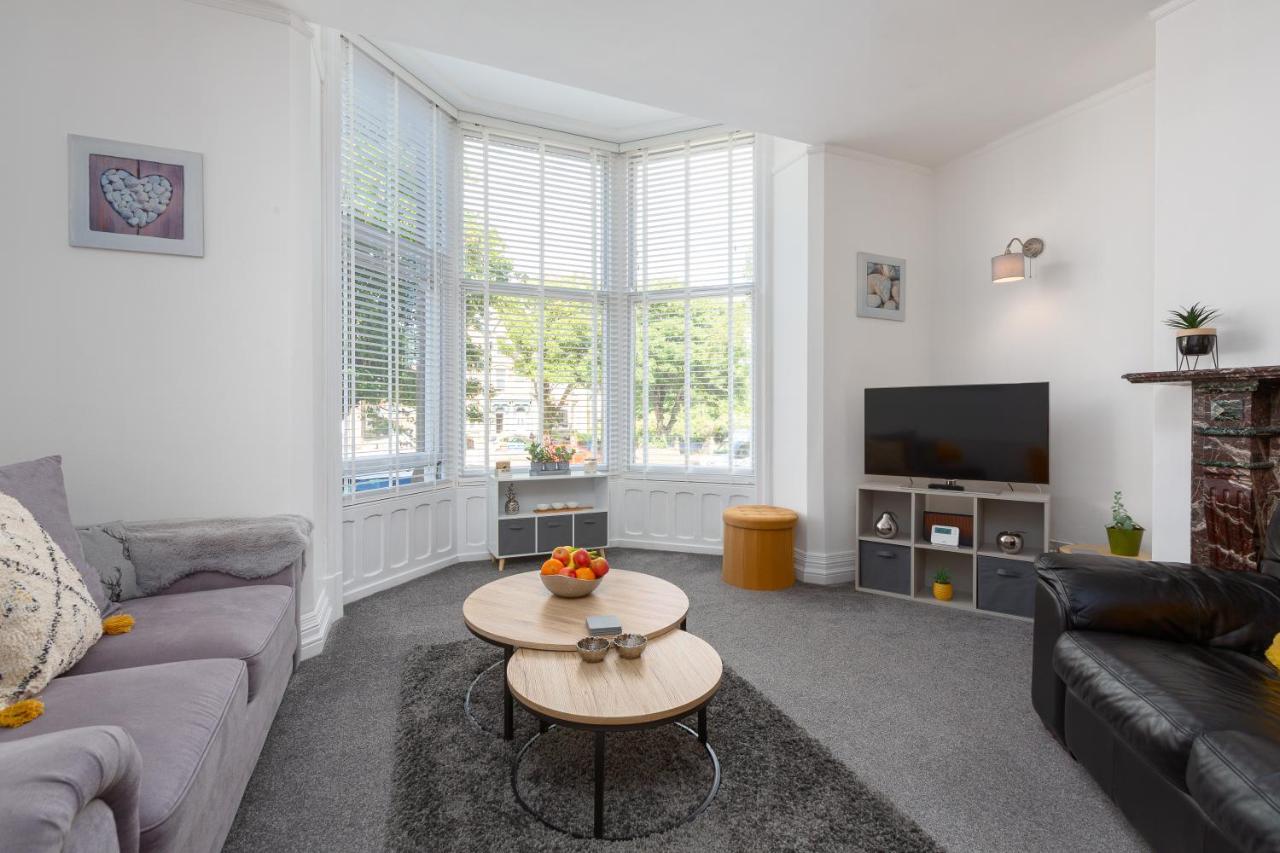 Charles Alexander Short Stay - Clifton Drive Beach Retreat Lytham St Annes Extérieur photo